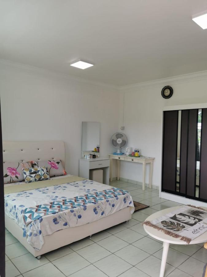 Sunrise Bedrooms And Transit Ранау Екстер'єр фото